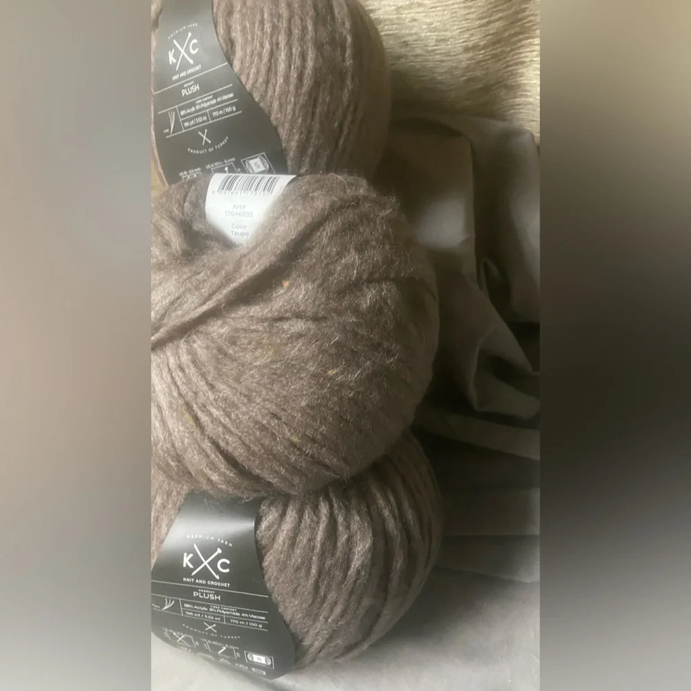 K+C PLUSH Yarn - Picture 8 of 9